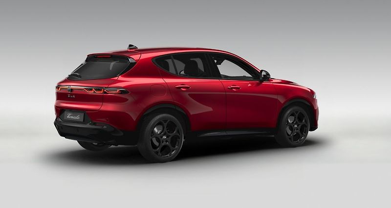 Alfa Romeo Tonale (2026) Sprint 1.5 Turbo Ibrida 175 TC - fotka 3 z 6
