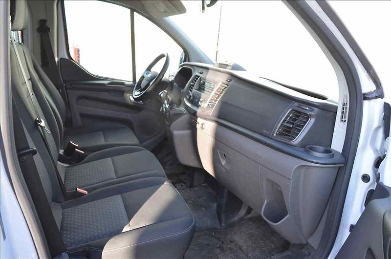 Ford Transit (2022) CUSTOM 2,0 D - fotka 15 z 18