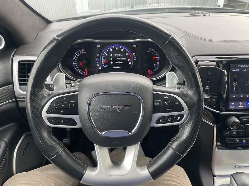 Jeep Grand Cherokee 6.4i 480PS HEMI SRT CZ 78000KM - fotka 183 z 187