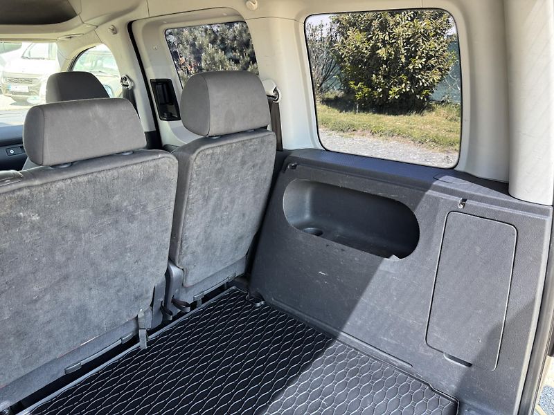 Volkswagen Caddy 1.6TDi,75kw,5míst,klima,Tažné. - fotka 13 z 37