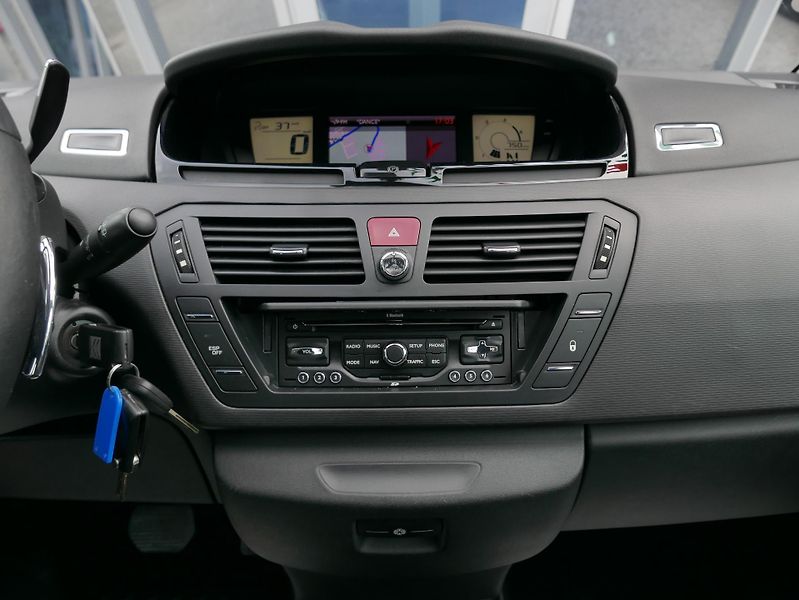 Citroën C4 Picasso 1,6 e-HDi Navi REZERVACE - fotka 33 z 43