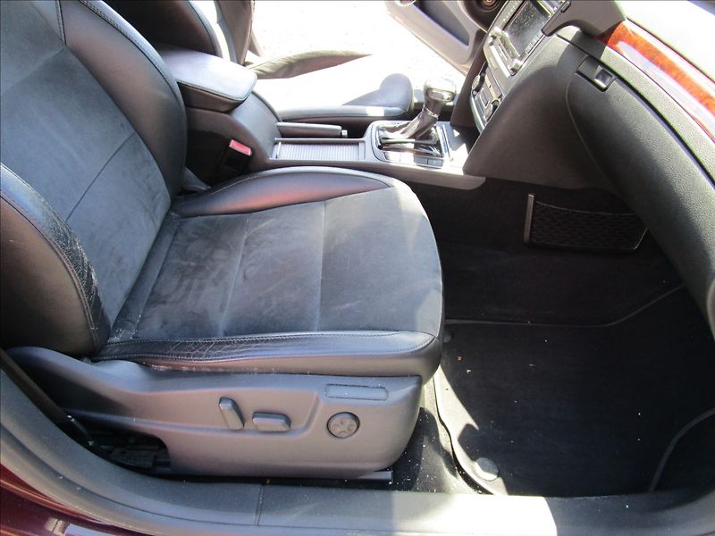 Škoda Superb 2.0TDi DSG, Elegance - fotka 17 z 46