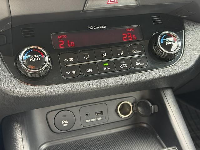 Kia Sportage 2.0 CRDI 4x4 Comfort Plus - fotka 12 z 24