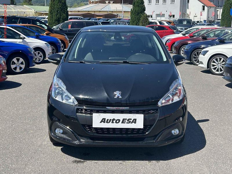 Peugeot 208 (2019) 1.2PT, GT Line, AT, panor - fotka 2 z 18