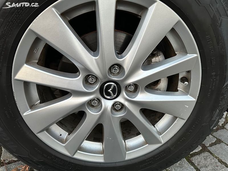 Mazda CX-5 Skyactiv AWD - fotka 27 z 32