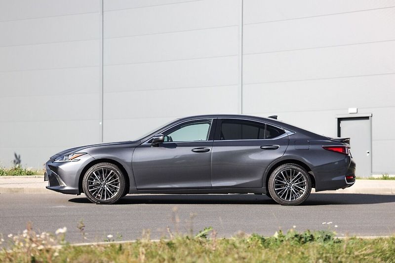 Lexus ES 300h 300H 2,5 HEV LIMITED EDITION - fotka 26 z 26