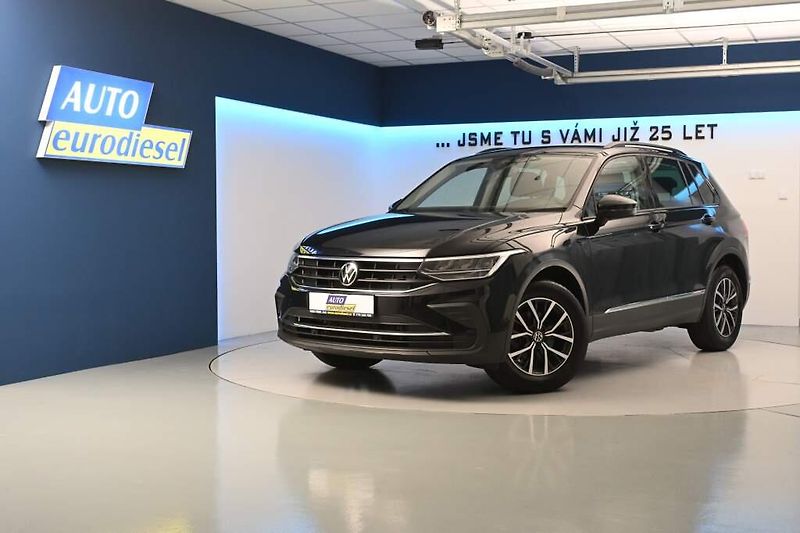 Volkswagen Tiguan (2023) 2.0 LIFE DSG LED ACC Tažné TDI - fotka 2 z 35