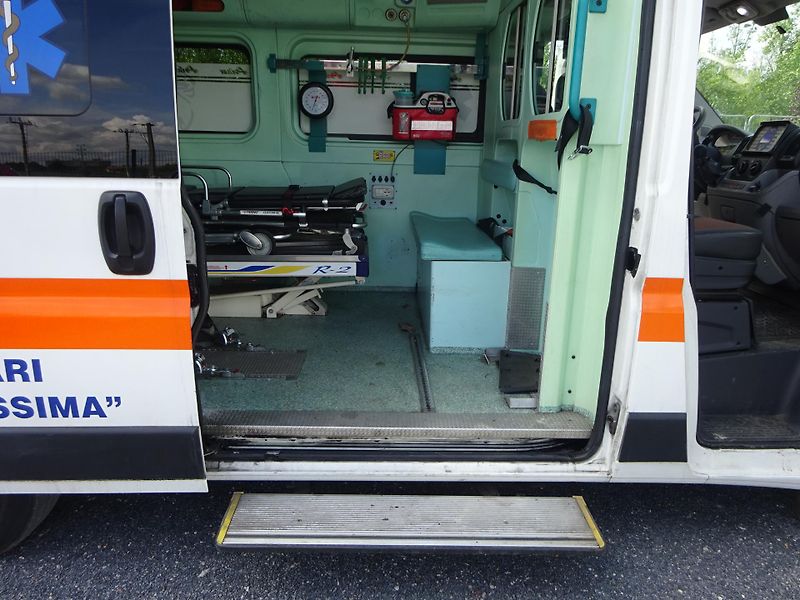 Fiat Ducato 3.0JTD VYBAVENÝ SANITNÍ VŮZ - fotka 28 z 28