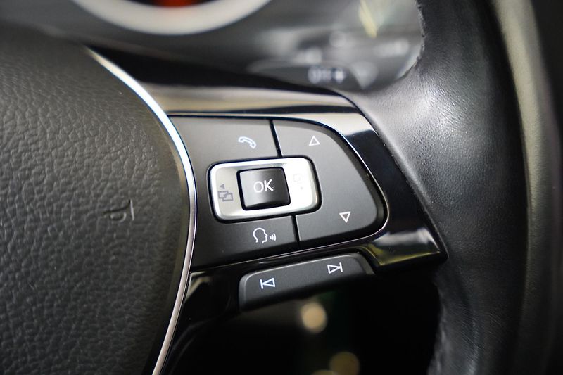 Volkswagen Tiguan - fotka 16 z 25