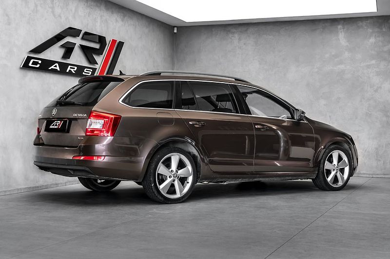 Škoda Octavia Combi 2,0TDI 4x4 Navi kůže - fotka 5 z 19