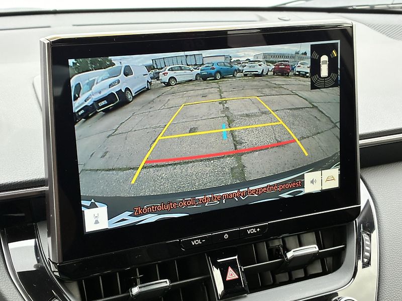 Toyota Corolla Cross 2.0 HSD e-CVT GR-Sport - fotka 18 z 22
