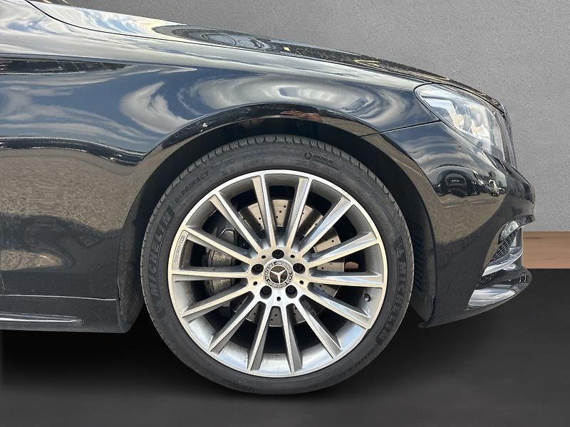 Mercedes-Benz Třídy S 500 4MATIC L - fotka 9 z 18