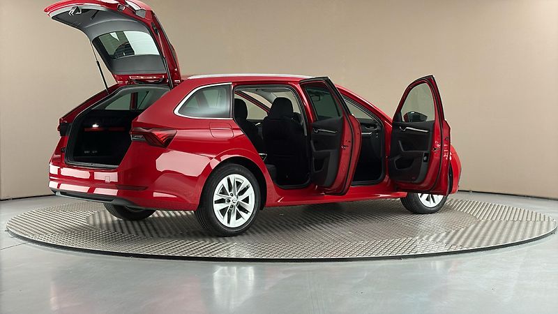 Škoda Octavia 2.0 TDI DSG Style Combi - fotka 6 z 25