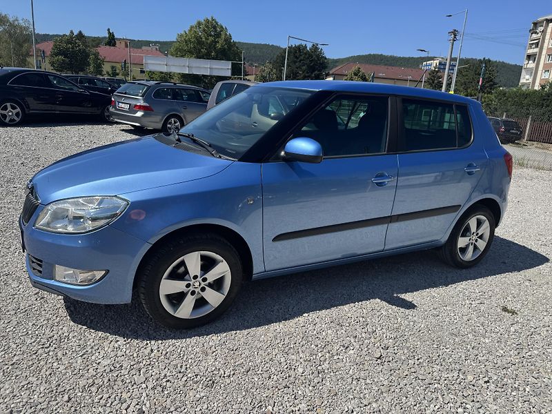 Škoda Fabia (2014) 1.4-16V(63KW)rezervace - fotka 9 z 38