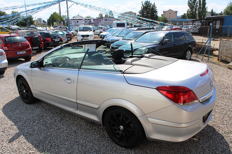 Opel Astra (2007) REZERVACE - fotka 2 z 18
