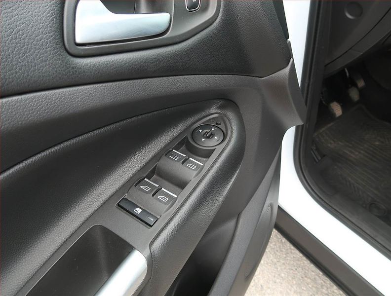 Ford Kuga (2018) 1.5 TDCi, Serv.kniha, Navi - fotka 17 z 19