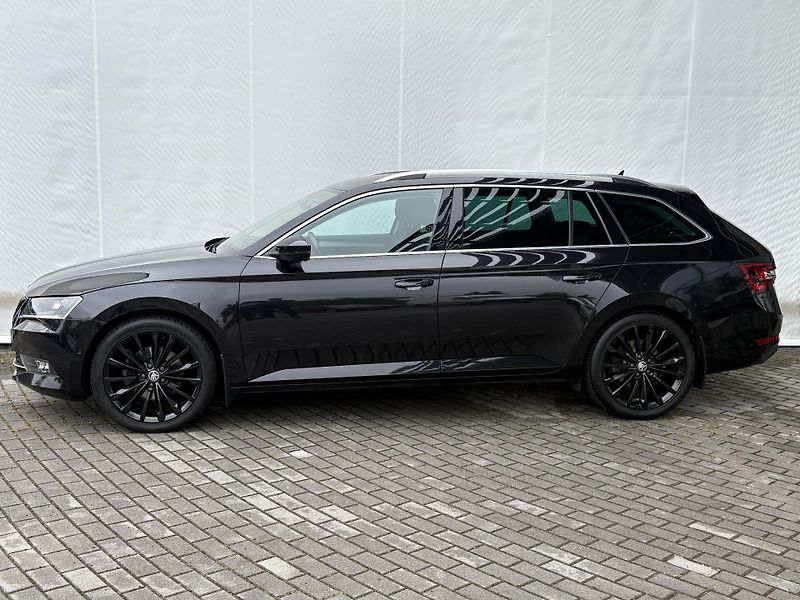 Škoda Superb Combi 1.6 TDI STYLE 88 kW M6F - fotka 3 z 30
