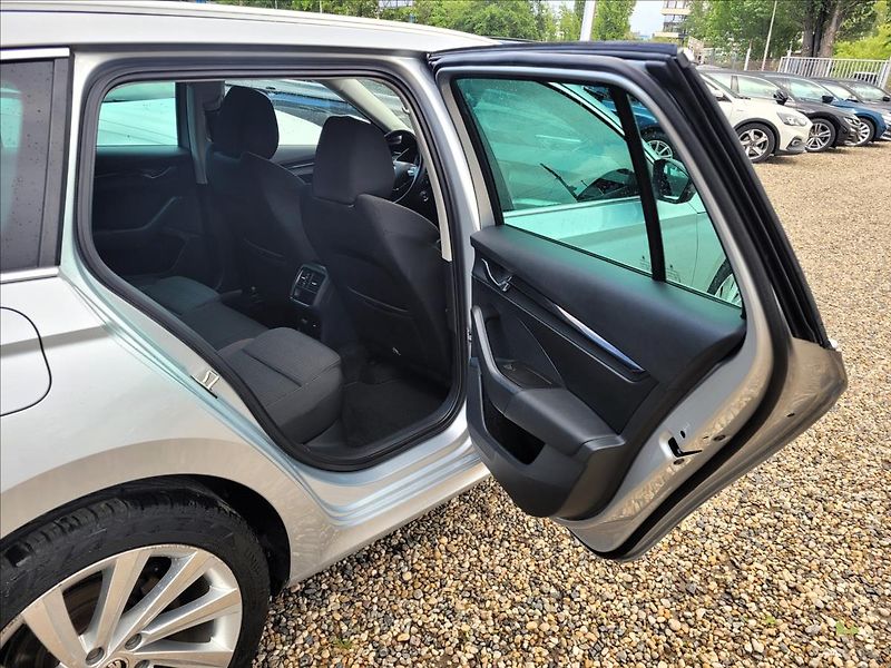 Škoda Octavia 1,4 TSI,PHEV,DSG,Clever,tažné - fotka 15 z 50