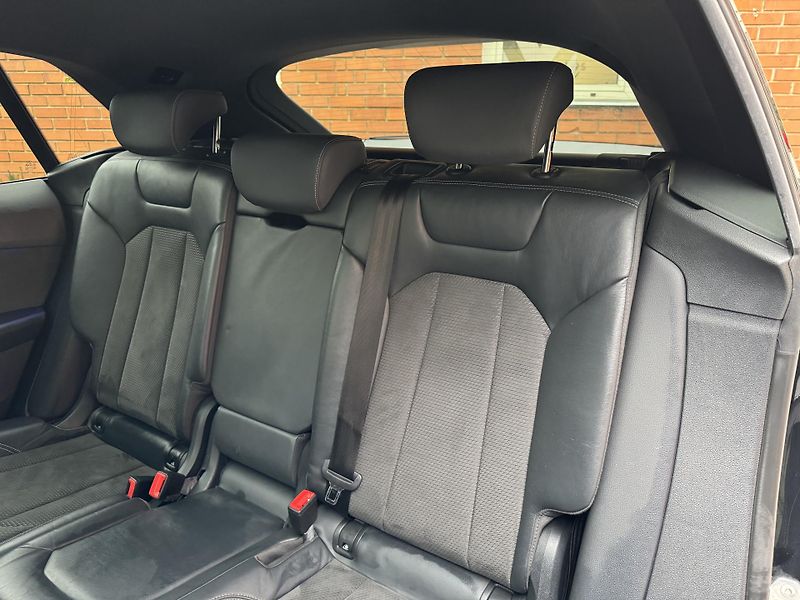 Audi Q8 50TDi-R23-NEZ.TOP-ČR-SERVIS - fotka 35 z 38