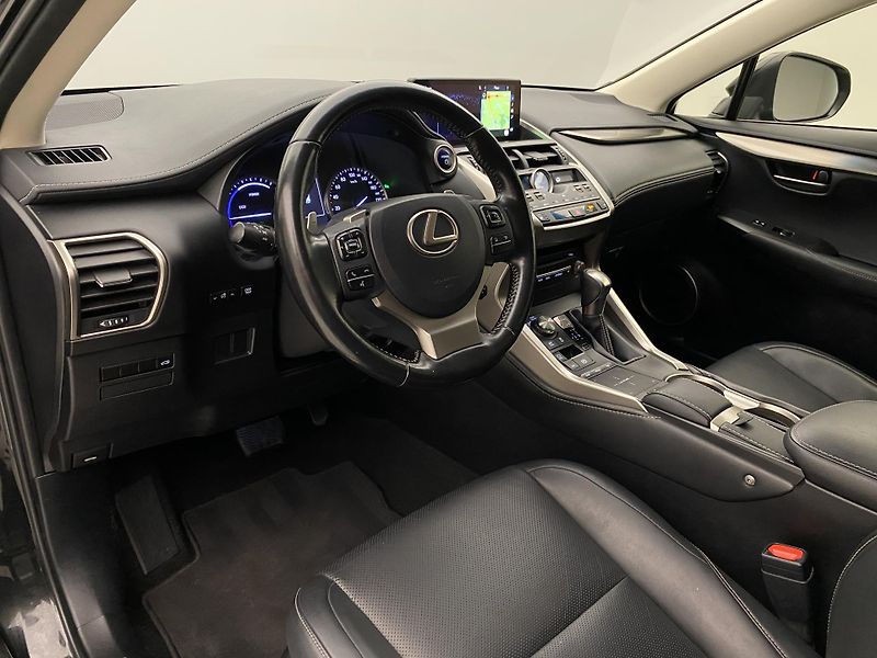Lexus NX 300h AWD AUT CZ  - fotka 4 z 44