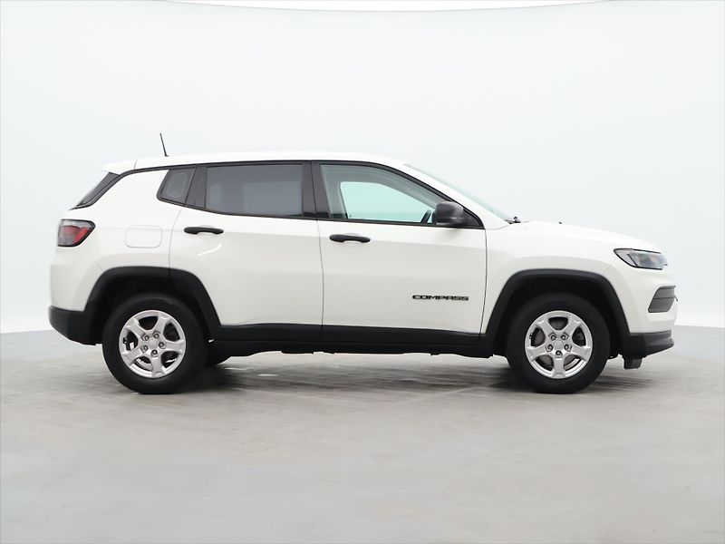 Jeep Compass 1,3 MultiAir 96kW Night Eagle - fotka 8 z 40