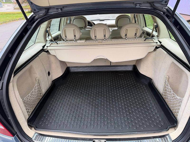Mercedes-Benz Třídy C 320 3,0 CDi Elegance  - fotka 14 z 23