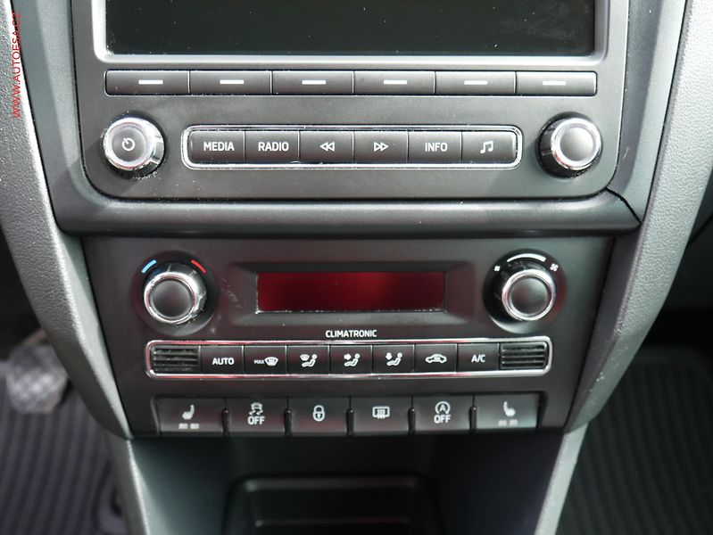 Škoda Rapid (2012) 1.2 TSi, Výhřev sed, AC - fotka 15 z 16