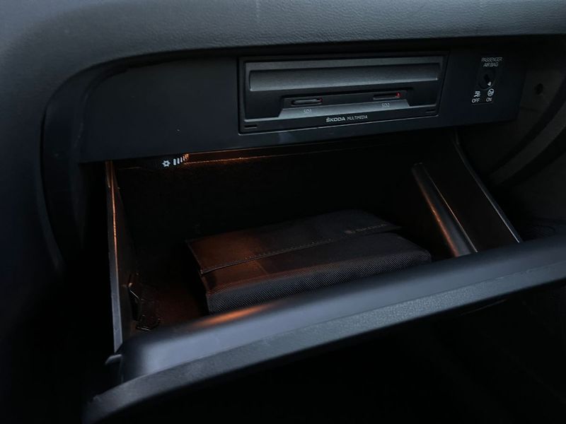 Škoda Octavia 1.6 TDI-DSG-NAVI-PARK.Č - fotka 25 z 46