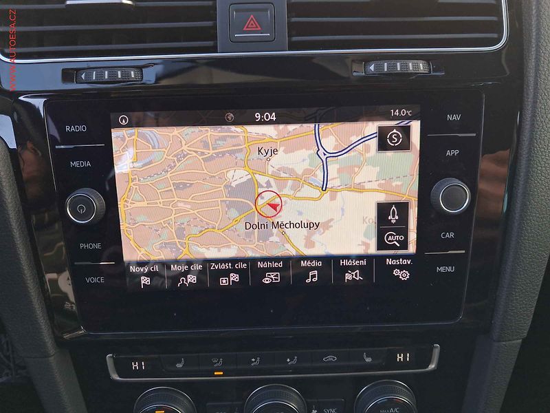 Volkswagen Golf (2018) 1.5 TSi, Highline, DSG, LED - fotka 17 z 18