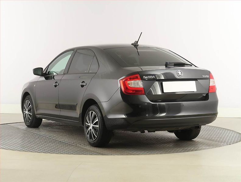 Škoda Rapid (2013) Ambition 1.6 TDI, Navi - fotka 4 z 17
