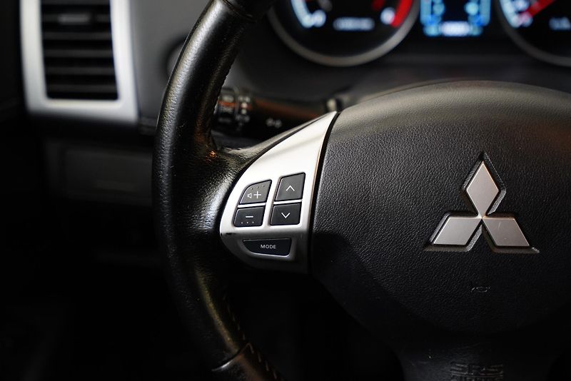 Mitsubishi Outlander - fotka 16 z 24