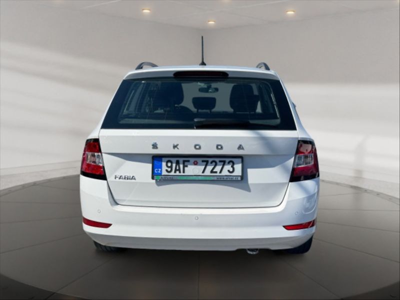 Škoda Fabia 1,0 TSI 70 Ambition - fotka 3 z 10