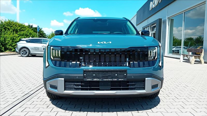 Kia Seltos 1,6 T-GDi 4x2 EXCLUSIVE MAN6 - fotka 2 z 12