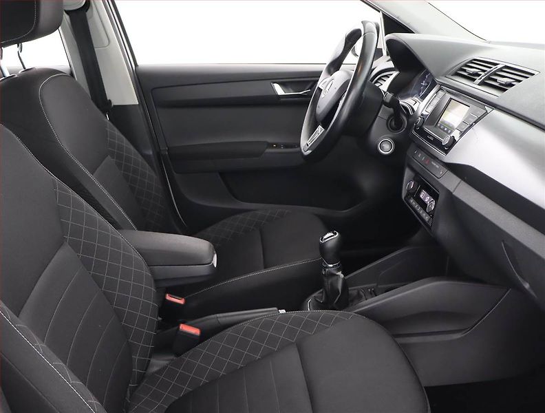 Škoda Fabia (2015) Style 1.4 TDI, nová STK - fotka 9 z 22