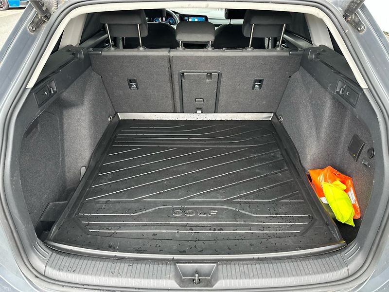 Volkswagen Golf 1.5 eTSI Variant Style 110kW D - fotka 20 z 25