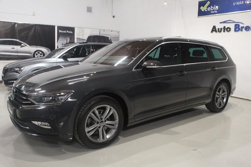 Volkswagen Passat (2021) 2.0TDI DSG Info display Matrix - fotka 7 z 43