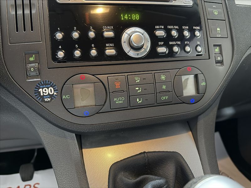 Ford C-MAX 1,8   i TAŽNÉ SONY KLIMATIZACE - fotka 11 z 18