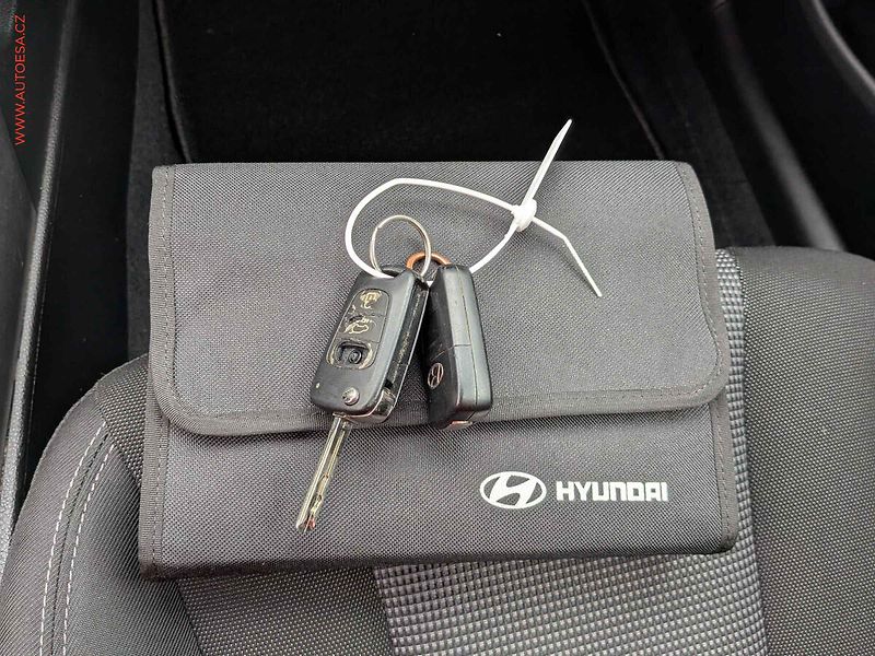 Hyundai i30 (2015) 1.6 GDi, ČR, AC, temp - fotka 14 z 14