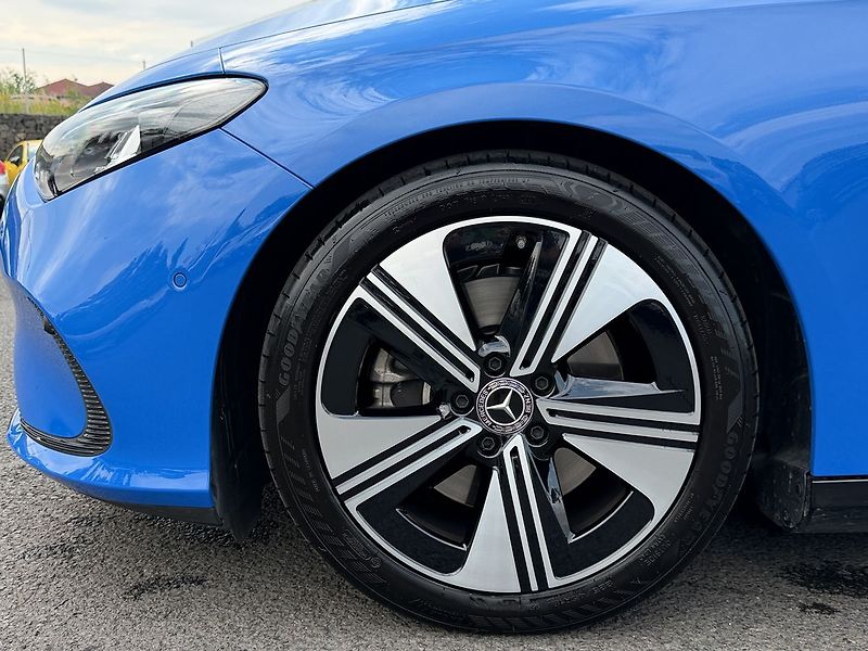 Mercedes-Benz CLA 200 Shooting Brake - fotka 26 z 39