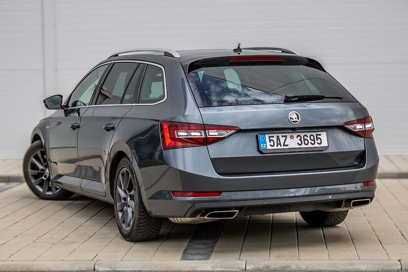 Škoda Superb Laurin Klement - fotka 6 z 44