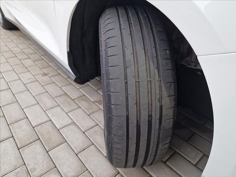 Ford Focus 1.5TDCi 88kW Titanium,ČR,1.Maj - fotka 46 z 48