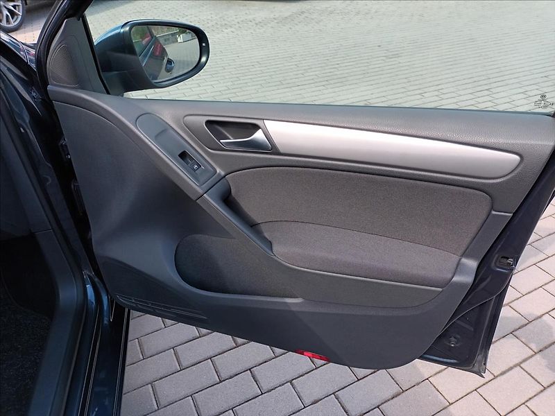 Volkswagen Golf 1,4 16V,59KW,TREND,KLIMA,VÝHŘE - fotka 29 z 50