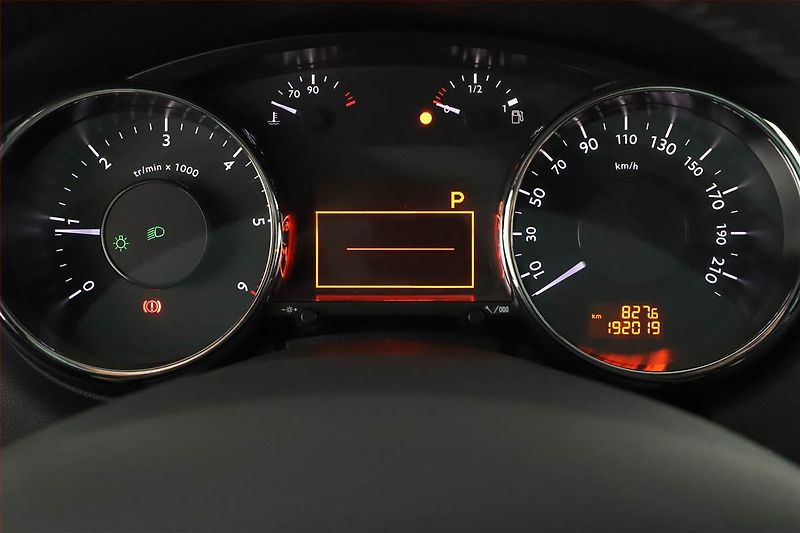 Peugeot 5008 (2011) 2.0 HDI, Automat, Xenony - fotka 9 z 19