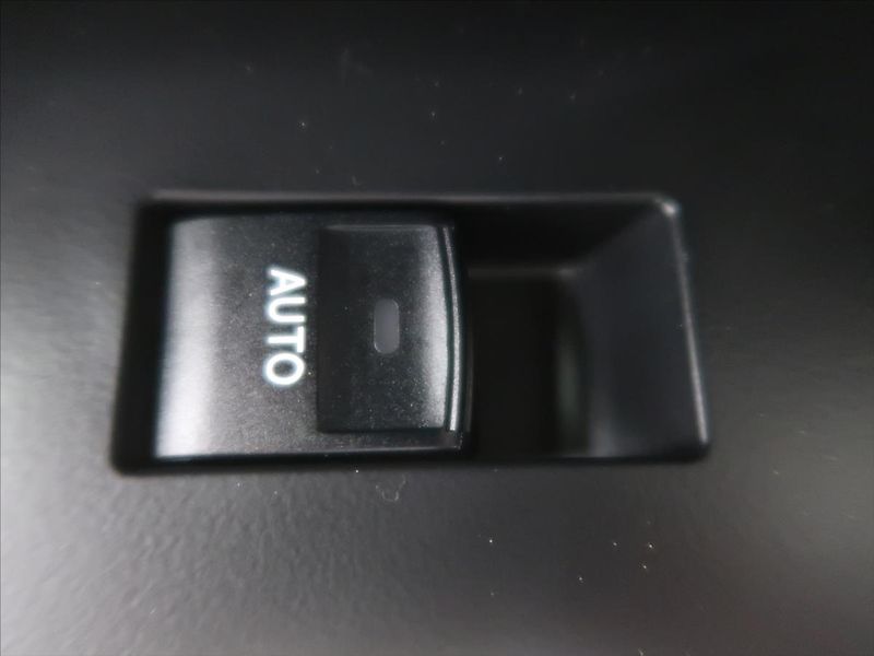 Toyota Auris 1,6 původ ČR! - fotka 29 z 39