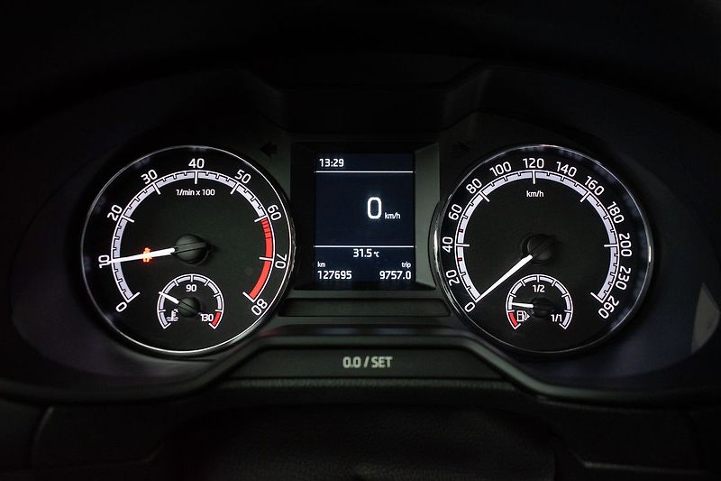 Škoda Octavia 1.5 TSI AMBITION*SmartLink*ČR* - fotka 18 z 34