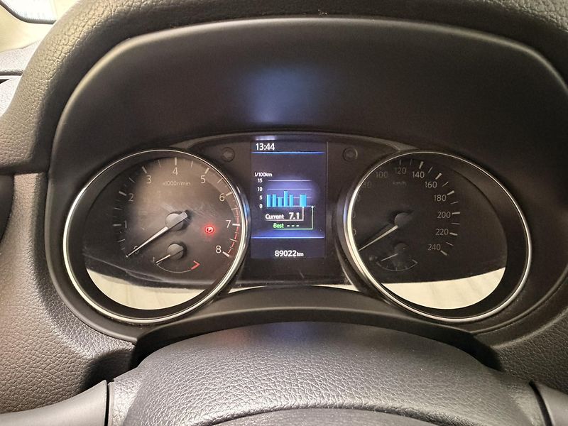 Nissan Qashqai 1,3 - fotka 17 z 29