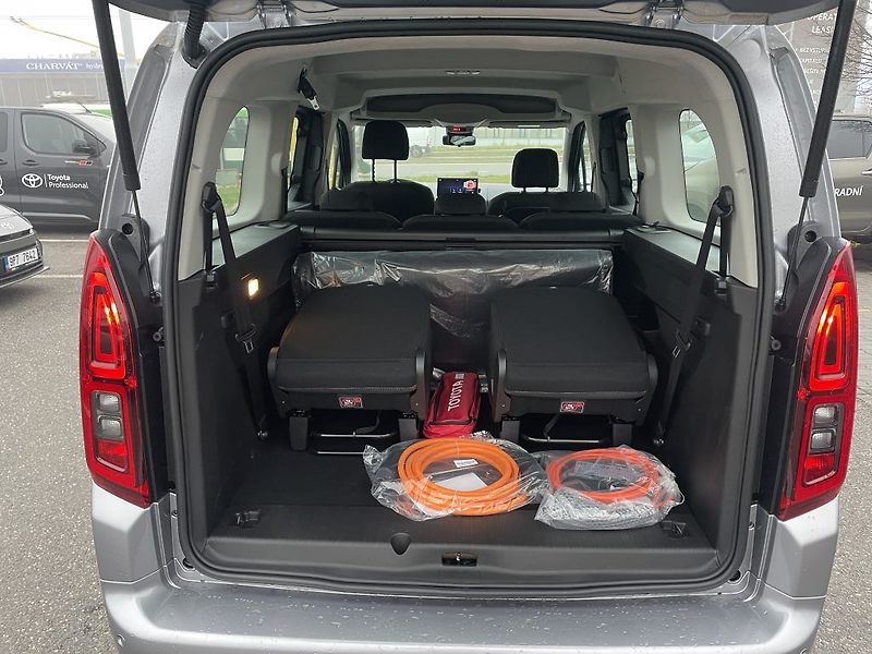 Toyota ProAce City EV 136k Family 7S ODBĚR 4/2026 - fotka 7 z 29