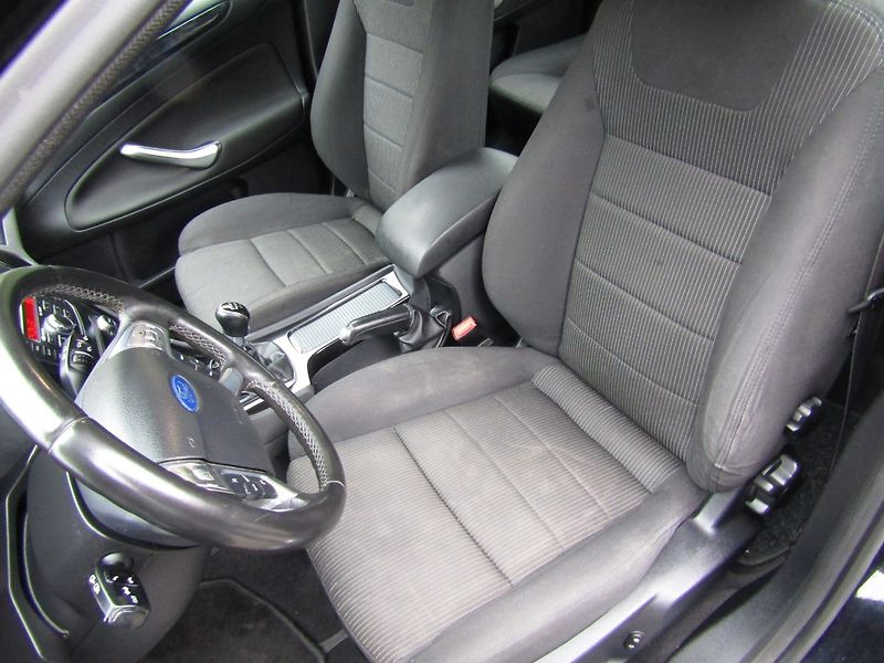 Ford Mondeo (2011) 1.6 TDCi 85kW - fotka 20 z 45