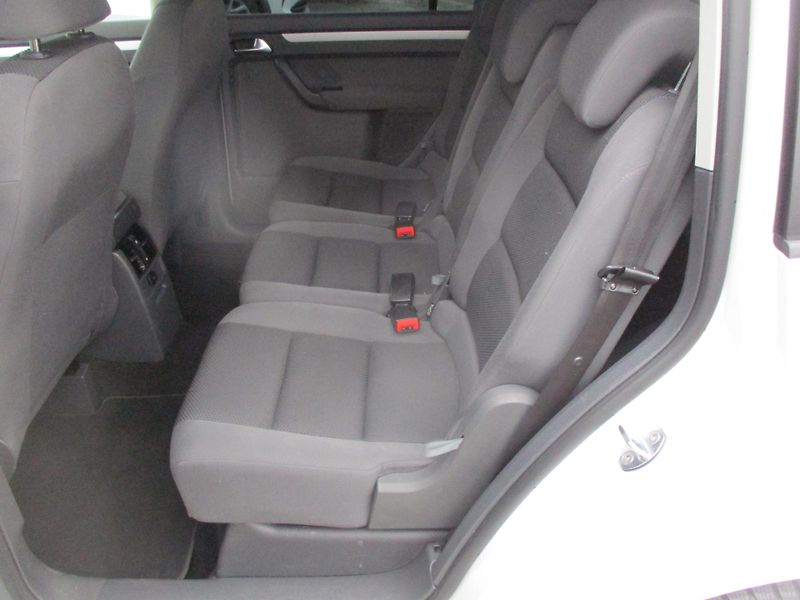 Volkswagen Touran 1.2TSi 77kW TL*L+Z PNEU*VÝHŘEV - fotka 37 z 39