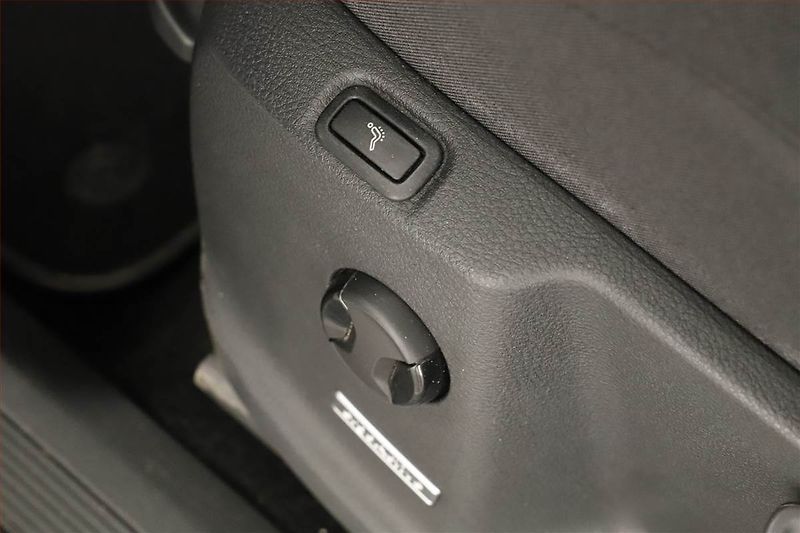 Volkswagen Touran (2020) Highline 2.0 TDI - fotka 19 z 21